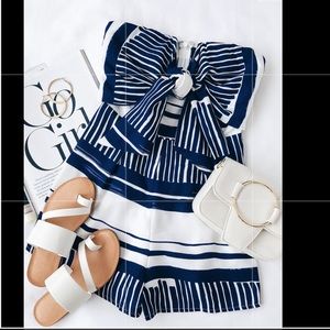 Lulu’s Delphi Tie-Front Strapless Romper